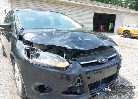 2014 Ford Focus Se z USA, uszkodzony, nr VIN 1FADP3K25EL421334